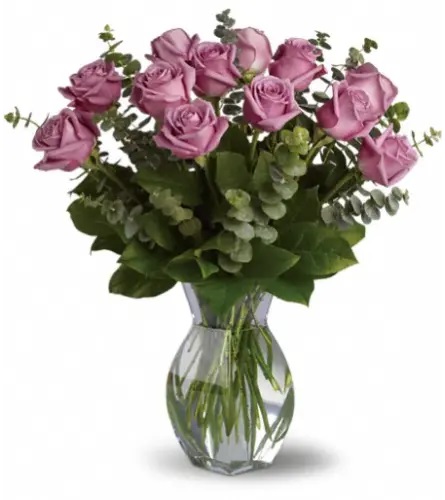 12 Lavender Roses in Vase - Product image