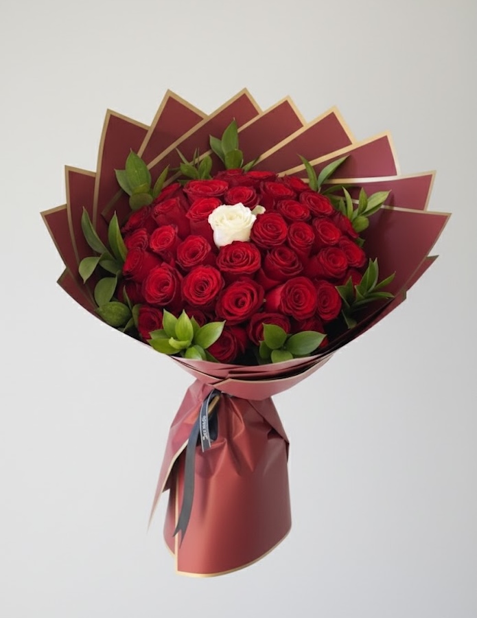24 Red 1 White roses - Product image