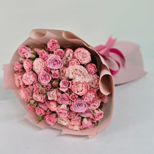 25 Pink spray Roses - Product image