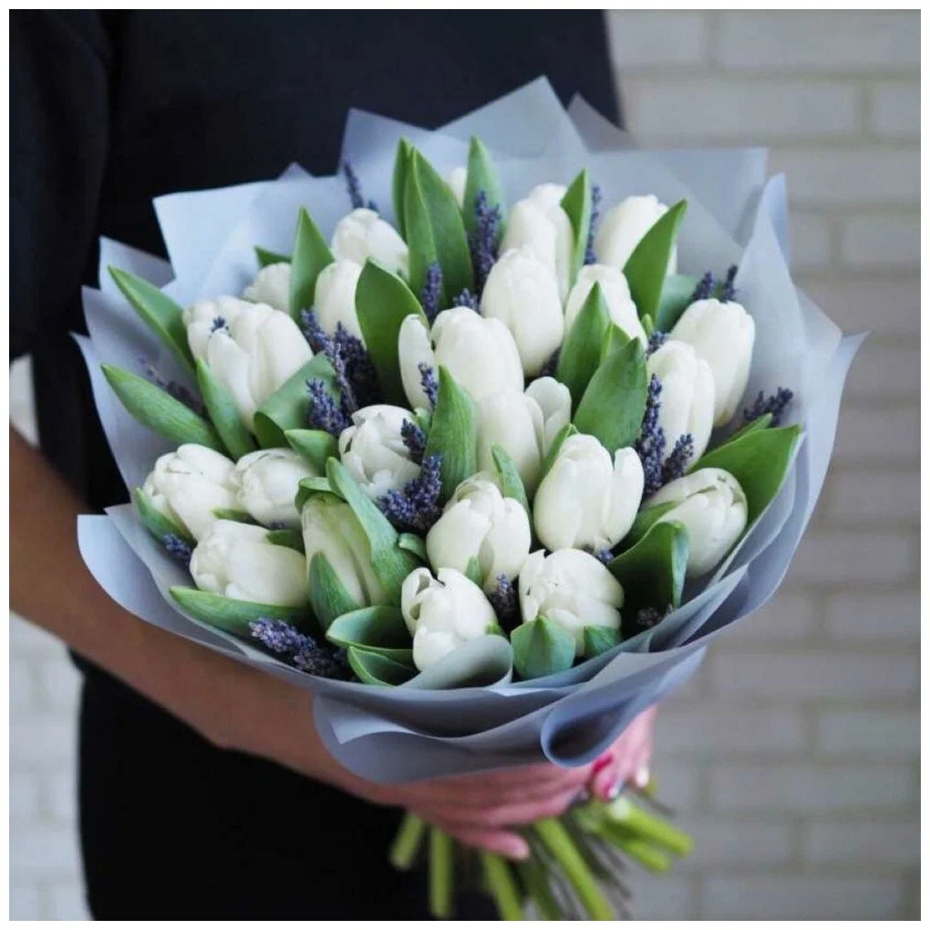 25 Fresh White Tulips - Gallery image