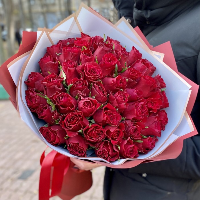 51 Red local Roses - Gallery image