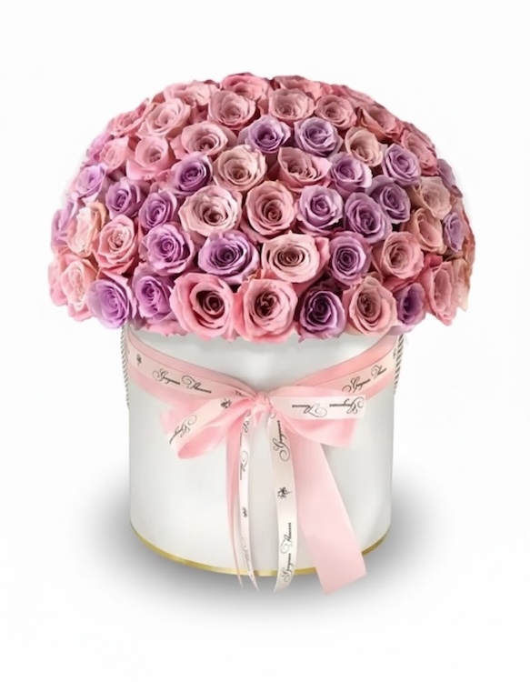 Caja cilíndrica de lujo con rosas de tallo largo. - Product image