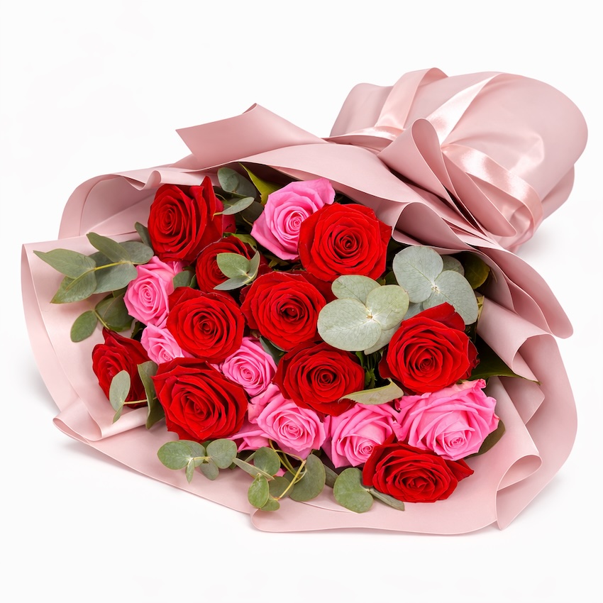 Crimson Blush 19 Roses - Gallery image