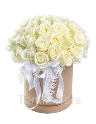 21-white-roses-in-box