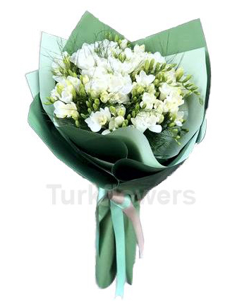 white-freesia-bouquet