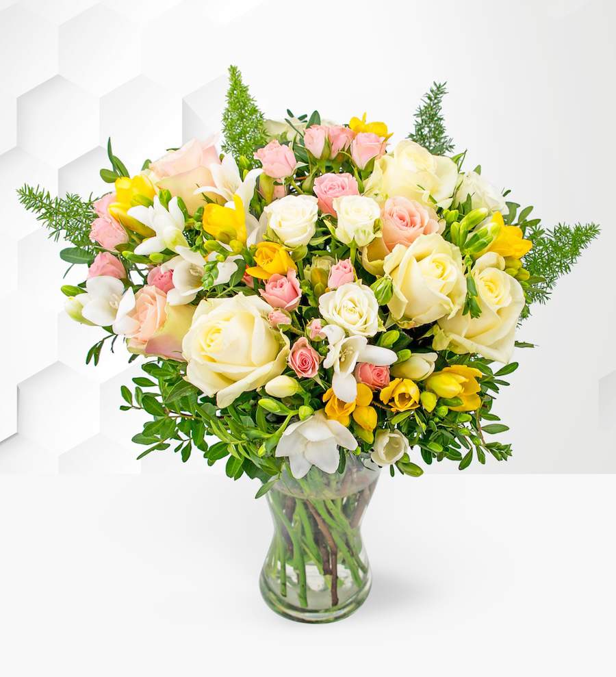 Freesia and Roses - flores de primavera