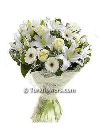 lily-and-white-roses-bouquet