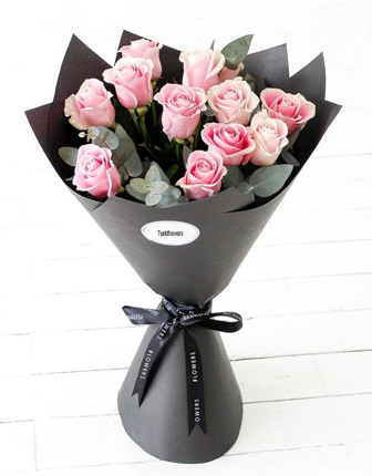 12-pink-roses